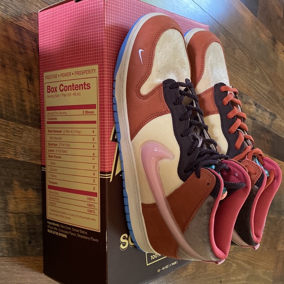 Nike Dunks - Picture 7 of 9